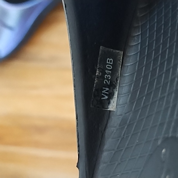 OOOFOS Recovery Slides - Picture 7 of 8